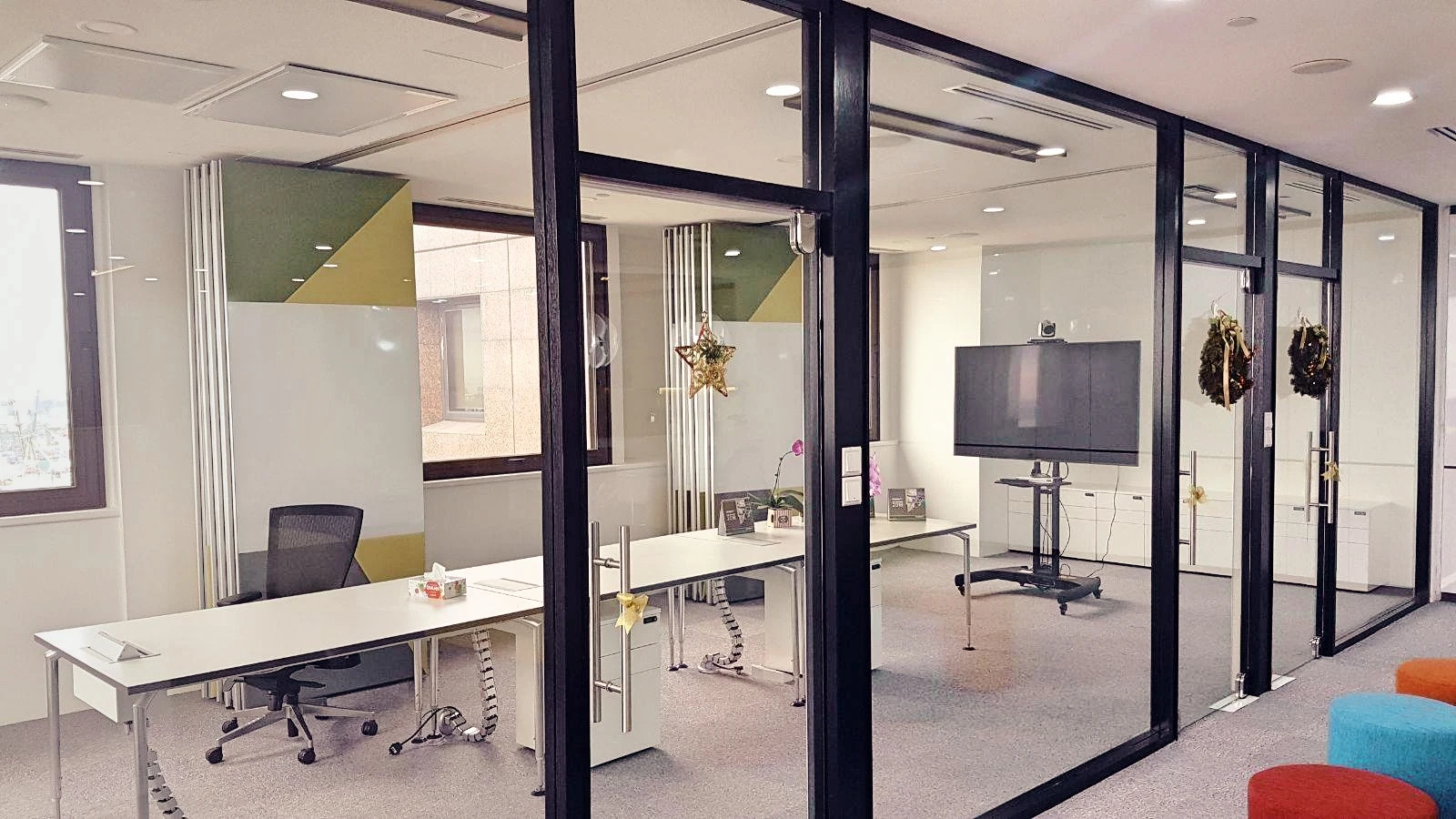 Modern Office Glass Partitions Suntec - Commercial renovation project by ID Work Studio Singapore